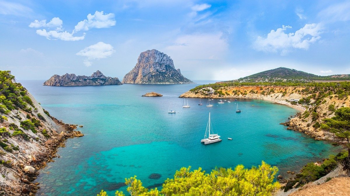Top 10 reasons to visit&nbsp;Ibiza,Spain